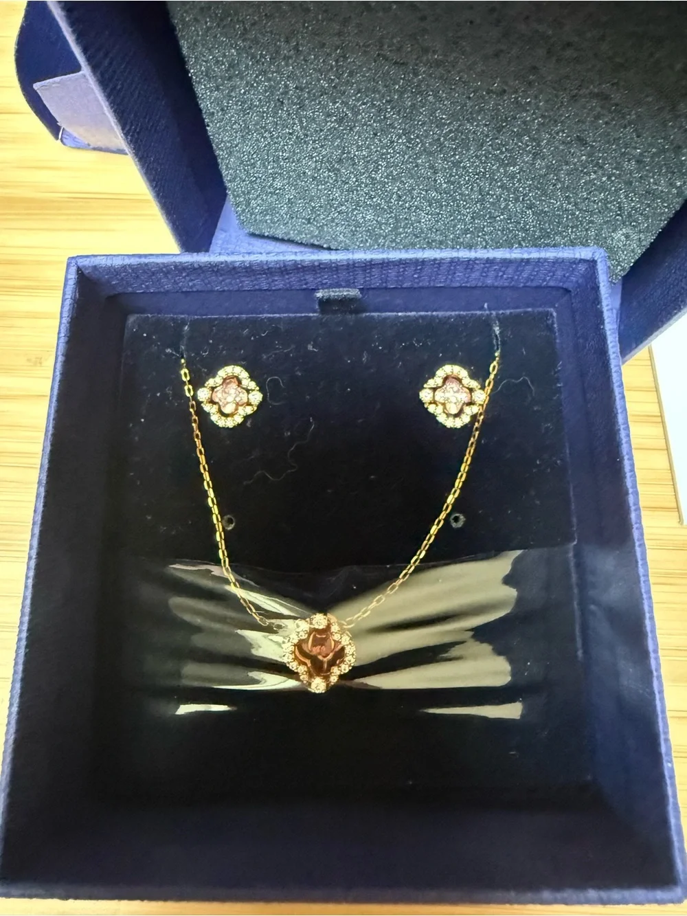 Swarovski 18K rose gold Crystal Clover Necklace with Matching Earnings